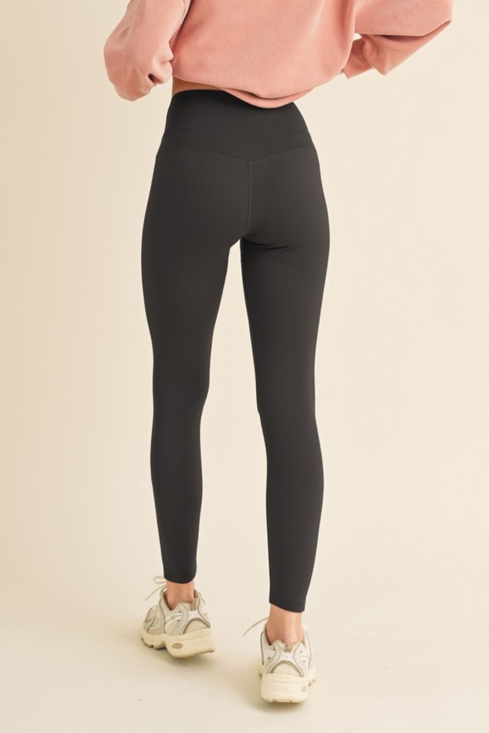 Yelete Full Size Fleece Lined High Waisted Leggings